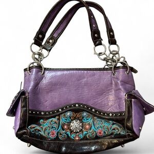 Beautiful western style heavy chained shoulder bag